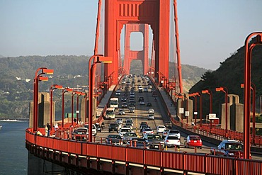 Rush hour on the Golden Gate Bridge, San Francisco, California, USA