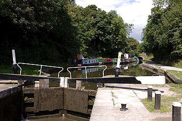 Lock and houseboats in a canal in Knowle, West Midlands, England, Great Britain, Europe