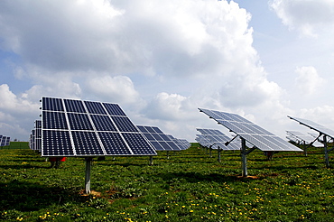 Photovoltaic cells, sonar panels mounted in a field, Oberruesselbach, Middle Franconia, Bavaria, Germany, Europe