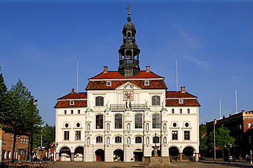 Town hall with lunar fountain, Lueneburg, Lower Saxony, Germany, Europe