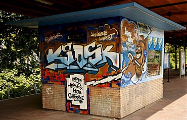 Kiosk sprayed with graffiti on a platform, Berlin-Karlshorst, Germany, Europe