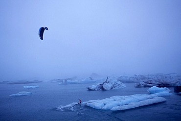 Kitesurfer, Joekursarlon, Iceland