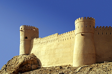 The Fortress of Nakhl, situated on a hill, Oman, Arabia, Arabic Peninsula, Middle Asia, Asia