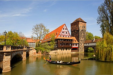 Maxbruecke Bridge, Weinstadel, hangmanÂ¥s flat above the Pegnitz River, venetian gondola, historic city centre, Nuremberg, Middle Franconia, Bavaria, Germany, Europe