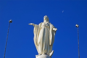 Statue of the Virgen de la Immaculada Concepcion, Virgin Mary, on the hill Cerro San Cristobal, Santiago de Chile, Chile, South Amerika