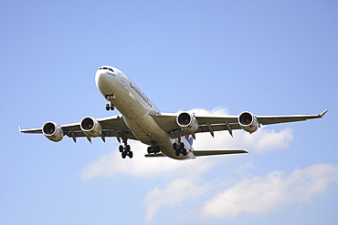 Airbus of Emirates Airline landing