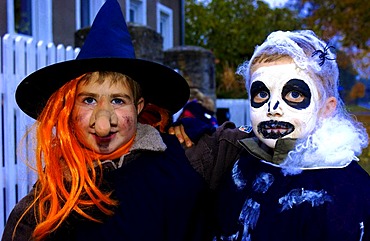 Kids dressed up for Halloween|