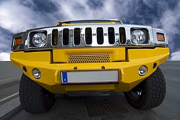 Hummer H2 SUV, frontal view