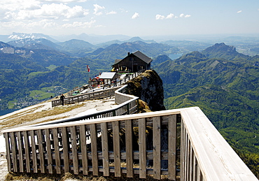 View of the shelter on the Schafberg Mountain, behind it the mountain region round the Mondsee Lake, Salzburg, Austria, Europe