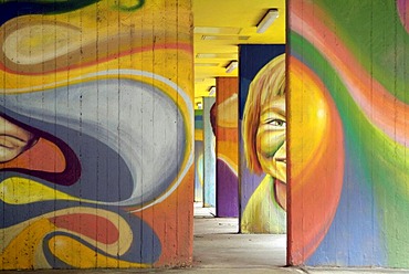 The foyer of a residential building in Berlin Kreuzberg is arranged by Graffiti. (Daisy, Lake, Stek, Kobo, Marko by www.graco-berlin.de)