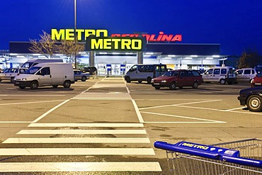 Metro, Cash and carry market, Otto Beisheim group in the evening, Berlin, Germany