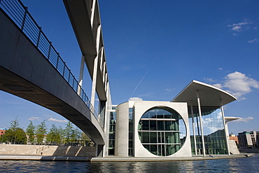 Marie Elizabeth Lueders house library of the federal parliament, bridge across the river Spree, Berlin, Germany