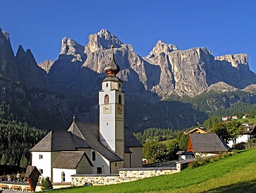 Church and village of Kolfuschg, South tyrol, Italy