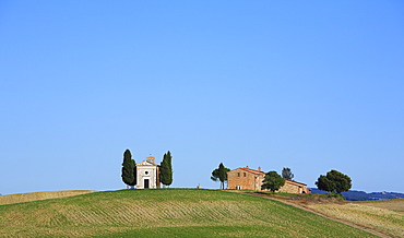 Chapel di Vitaleta near San Quirico d'Orcia, Crete, Tuscany, Italy