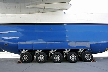 Munich, GER, August 30th 2005 - Landing gear of an Antonov 124 on Airport Munich. The AN 124 is the second largest air freighter in the world.