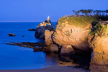 Rocher de la Vierge, Statue of the Blessed Virgin, historic harbour, Port Vieux, Biarritz, Basque country, Southern France, France, Europe