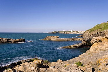 Rocky coast and St. Martin Lighthouse, Biarritz, Basque country, Southern France, France, Europe