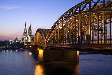 Hohenzollernbruecke Bridge, Rhine River, Cologne Cathedral, North Rhine-Westphalia, Germany, Europe