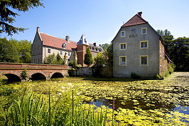 Moat in front of Senden Moated Castle, Muensterland, North Rhine-Westphalia, Germany, Europe