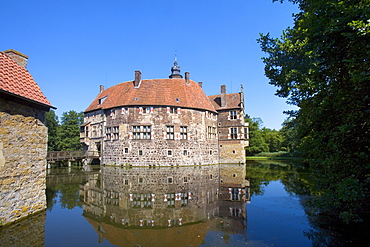 Wasserburg Vischering castle, Luedinghausen, Muensterland, North Rhine-Westphalia, Germany, Europe