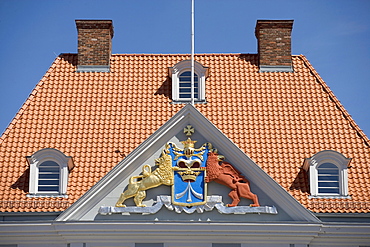 Schwedenwappen, coat of arms, on the Alter Markt Square, Stralsund, Baltic Sea, Mecklenburg-Western Pomerania, Germany, Europe