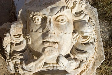 Head out of marble, new forum at Leptis Magna