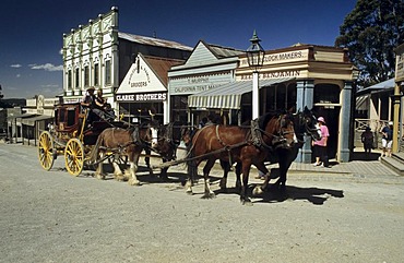 Old stage coach on mainstreet of Sovereign Hill, Ballarat, Victorian Goldfields, Victoria, AUS