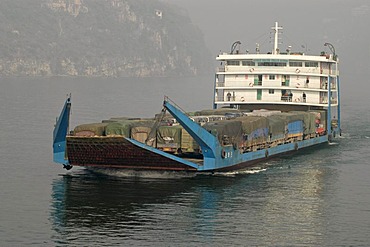 Freighter on the Jangtze River near Yichang, China