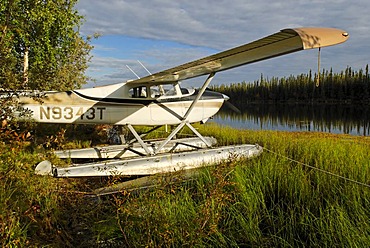 Float plane, Moon Lake, Alaska, USA