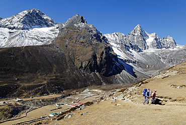 Valley of Machhermo Khola with Kyajo Ri (6186), Sagarmatha National Park, Khumbu Himal, Nepal