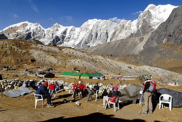 Trekking lodge at Dzonglha (4830), Chola Khola Tal, Khumbu Himal, Sagarmatha National Park, Nepal