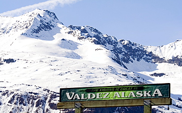 Sign with the Valdez slogan, fishing capital, Valdez Small Boat Harbour, Prince William Sound, Alaska, USA