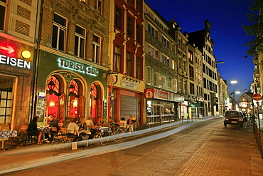 Nightlife in the streets of Chlodwigplatz, Clovis Square, Cologne, North Rhine-Westphalia, Germany, Europe