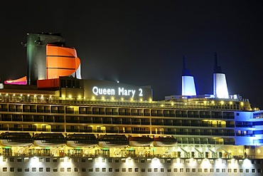 Passenger cruise ship Queen Mary 2 at Cruise Center, Port of Hamburg, Germany