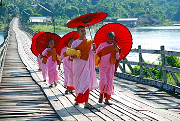 Nuns, Sanglaburi, Thailand