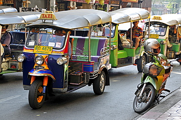 Tuk-tuks, Bamrung Muang Road, Bangkok, Thailand, Southeast Asia