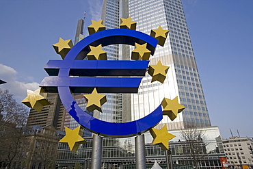 Euro symbol in front of the European Central Bank (ECB) building, Frankfurt, Hesse, Germany, Europe