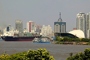 The Bund, Huangpu River, Shanghai, China, Asia