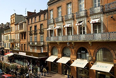 Street at the market hall, old part of town, Toulouse, Midi-Pyrenees, Haut-Garonne, France