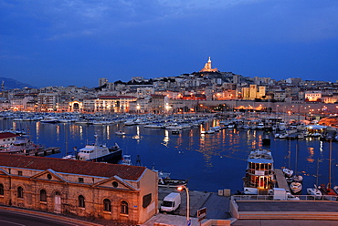 View onto the old harbour, yacht marina, Marseilles, Provence-Alpes-Cote d'Azur, France