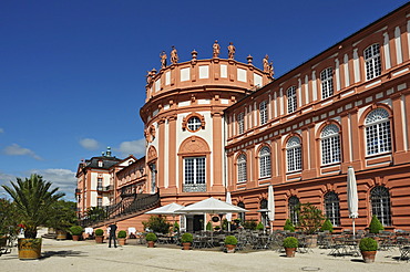 Biebrich Palace, a Baroque building with three wings, Wiesbaden, Hesse, Germany, Europe