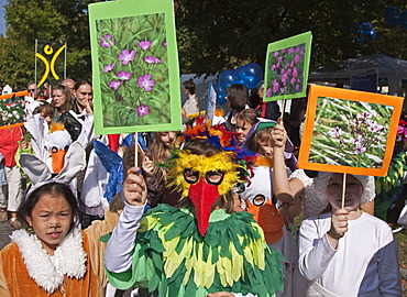 Costumed children in a procession, harvest festival, Harvest Thanksgiving in Marzahn, Berlin, Germany, Europe