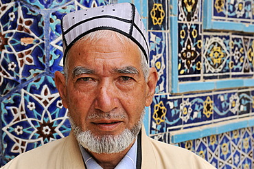 Uzbek man with traditional hat, cap, Uzbekistan, Central Asia