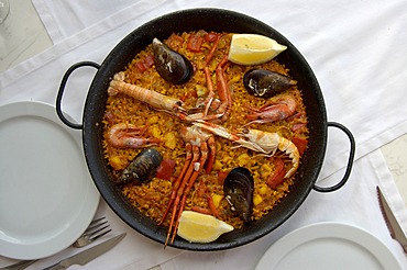 Seafood paella