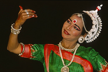 Dancer at the annual dance festival for traditional dances of India, Khajuraho, Khajuraho, Madhya Pradesh, India, Asia