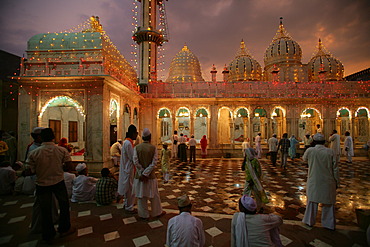 Wedding at a Sufi shrine, Bareilly, Uttar Pradesh, India, Asia