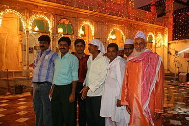 Men, group picture during a wedding, Sufi shrine, Bareilly, Uttar Pradesh, India, Asia