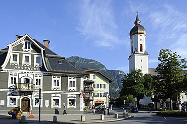 Parish Church of St. Martin, Garmisch district, Garmisch-Partenkirchen, Werdenfelser Land region, Upper Bavaria, Bavaria, Germany, Europe, PublicGround