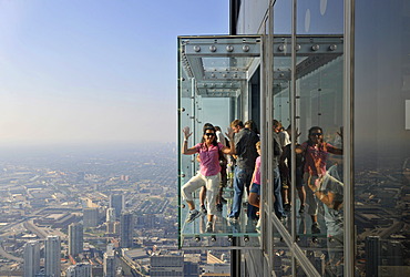 Visitors to the new 412-meter high observation deck Skydeck, Willis Tower, formerly named Sears Tower, Chicago, Illinois, United States of America, USA