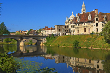 Saint Front Cathedral, World Heritage Site of the Routes of Santiago de Compostela in France, Isle River, Perigueux, Perigord Blanc, Dordogne, Aquitaine, France, Europe